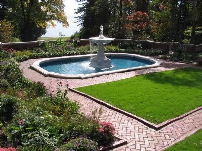 Fountain at Glensheen. Click for full size. Fountain at Glensheen image. Click for full size.