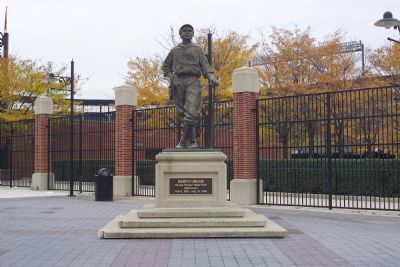Babe Ruth Statue image. Click for full size.