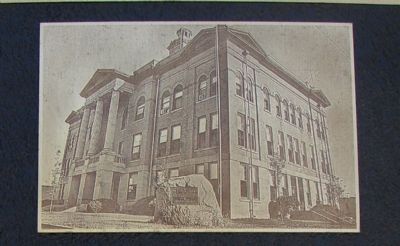 Photo of the old courthouse. image. Click for full size.