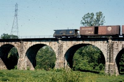 B&O Freight Train Finishes Crossing the Viaduct image. Click for full size.