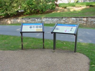 Two Markers in Front of Richardson's Hill image. Click for full size.