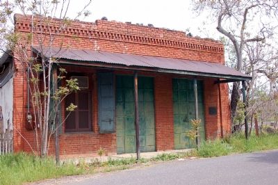 Old Post Office and Marker. Click for full size. Old Post Office and Marker image. Click for full size.