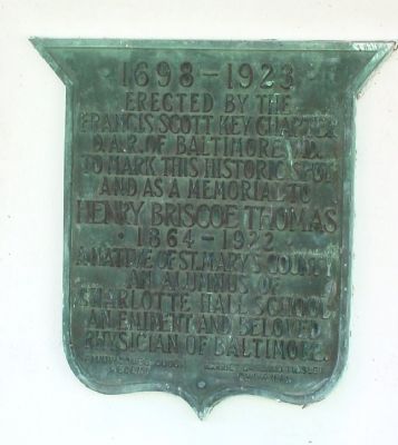 Right Gatepost Plaque image. Click for full size.