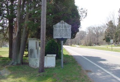 Coole Springs Gate and Marker image. Click for full size.
