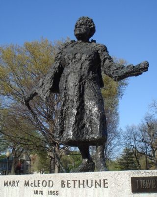 Mary McLeod Bethune, by Robert Berks, Sculptor image. Click for full size.