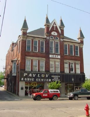 1898 I.O.O.F. Building with Marker on the Wall image. Click for full size.