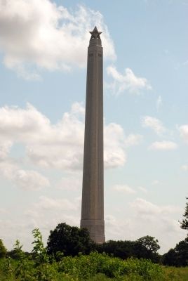 View of the monument from the battlefield image. Click for full size.