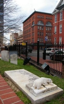 The grave marker image. Click for full size.