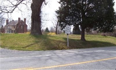 Marker with the house, La Grange, in the distance image. Click for full size.