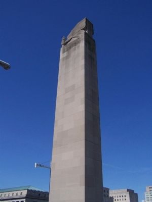 The North pylon at the West end of the bridge. image. Click for full size.