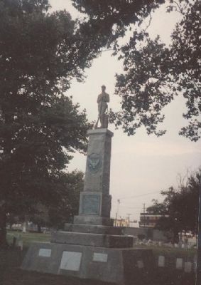 a.k.a. The "West Point" Monument at Elmwood Cemetery, Norfolk. image. Click for full size.
