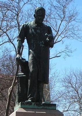 Closeup of Boyden Statue image. Click for full size.