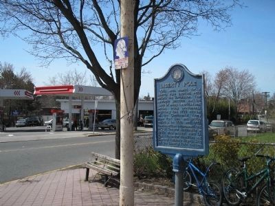 Marker at traffic circle image. Click for full size.