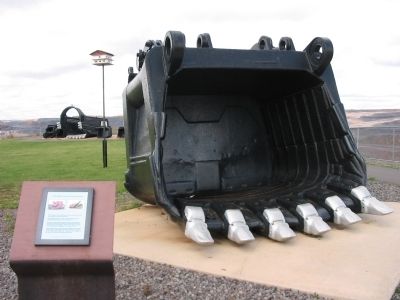 P & H 2300 Production Shovel Bucket Marker. Click for full size. P & H 2300 Production Shovel Bucket Marker image. Click for full size.