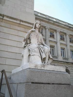 Statue on Court House Steps image. Click for full size.