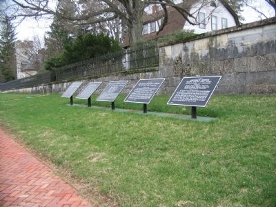 Confederate Tablet Cluster near the Entrance to the Cemetery image. Click for full size.