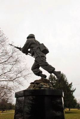 Left Rear View of Infantry Soldier image. Click for full size.