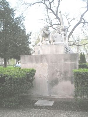 Rear of Monument with Credit Marker. Click for full size. Rear of Monument with Credit Marker image. Click for full size.