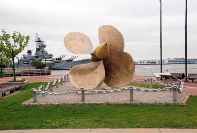 Direct view of the propeller. Click for full size. Direct view of the propeller image. Click for full size.