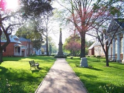 Full view of monument. and courthouse grounds. Click for full size. Full view of monument. and courthouse grounds image. Click for full size.