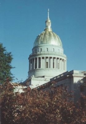 The Gilded Dome of the West Virginia State Capitol image. Click for full size.