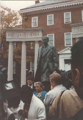 Mrs Cecilia Suyat Marshall, Justice Marshall's widow with his statue at dedication. image. Click for full size.