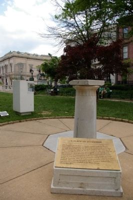 The marker and fountain image. Click for full size.