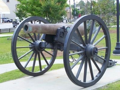12-pdr Model 1857 Field Gun in Town Square image. Click for full size.