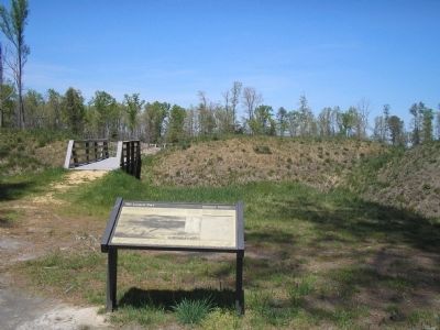 Marker in Petersburg National Battlefield image. Click for full size.