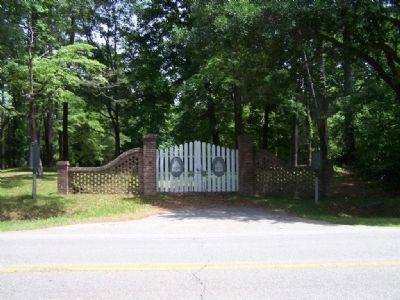Cemetery gate image. Click for full size.