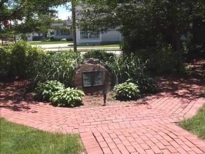 Marker at a distance in Lincoln Park. image. Click for full size.