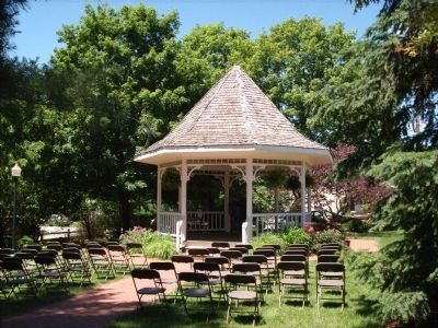 Lincoln Park Band Stand. image. Click for full size.