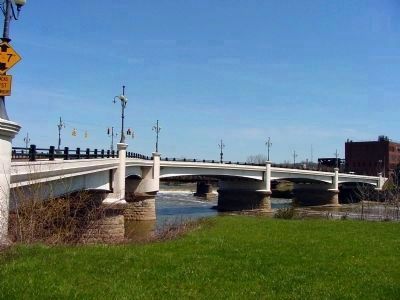 Zanesville Y-Bridge. Click for full size. Zanesville Y-Bridge image. Click for full size.