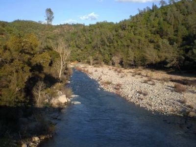 View of Yuba River looking east from Pleasant Valley Road Bridge image. Click for full size.