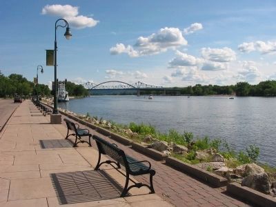 Nearby Mississippi River. Click for full size. Nearby Mississippi River image. Click for full size.