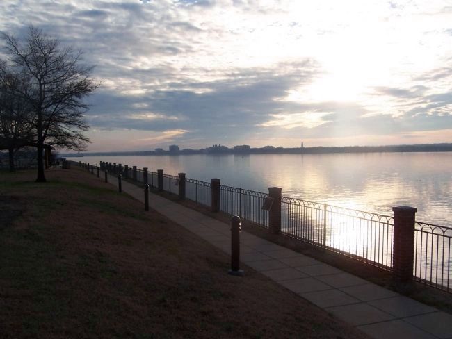 Bolling Green Park along the Potomac "River-walk" image. Click for full size.