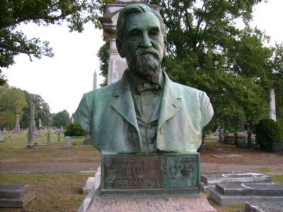 Stephen Dill Lee Bust image. Click for full size.