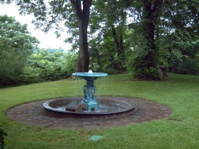 McLoughlin House Fountain image. Click for full size.