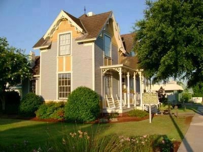 First Home of Tennessee Home and Marker. Click for full size. First Home of Tennessee Home and Marker image. Click for full size.