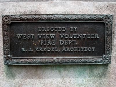 Smaller Plaque on Monument image. Click for full size.