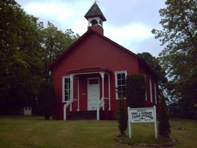 Historic Viola School and Marker. Click for full size. Historic Viola School and Marker image. Click for full size.