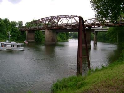 182 Swing Bridge and Old Tombigbee River Channel image. Click for full size.