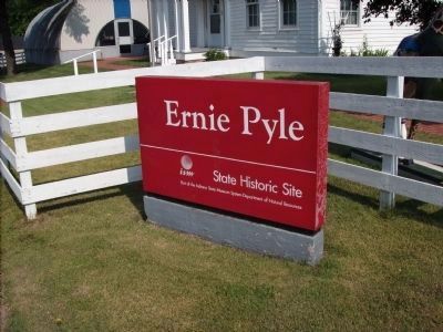 Ernie Pyle - - Home Marker image. Click for full size.