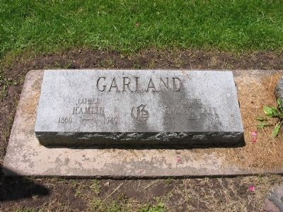 Hamlin Garland Gravestone image. Click for full size.