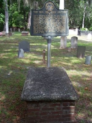 The Rev. Mr. John Osgood Marker with Tomb image. Click for full size.