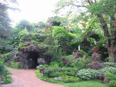 Wonder Cave at Grotto. Click for full size. Wonder Cave at Grotto image. Click for full size.