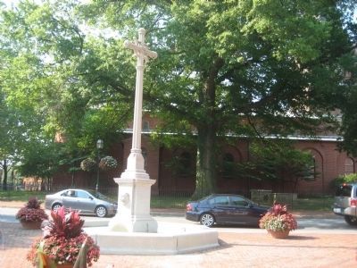 Memorial - Looking South image. Click for full size.