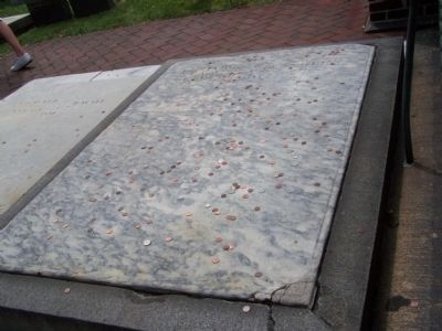 Grave of Benjamin Franklin image. Click for full size.