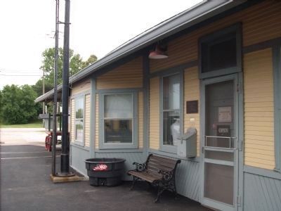 Side Door to Linden Depot image. Click for full size.