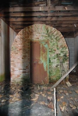 Lowndesville Bank Vault image. Click for full size.